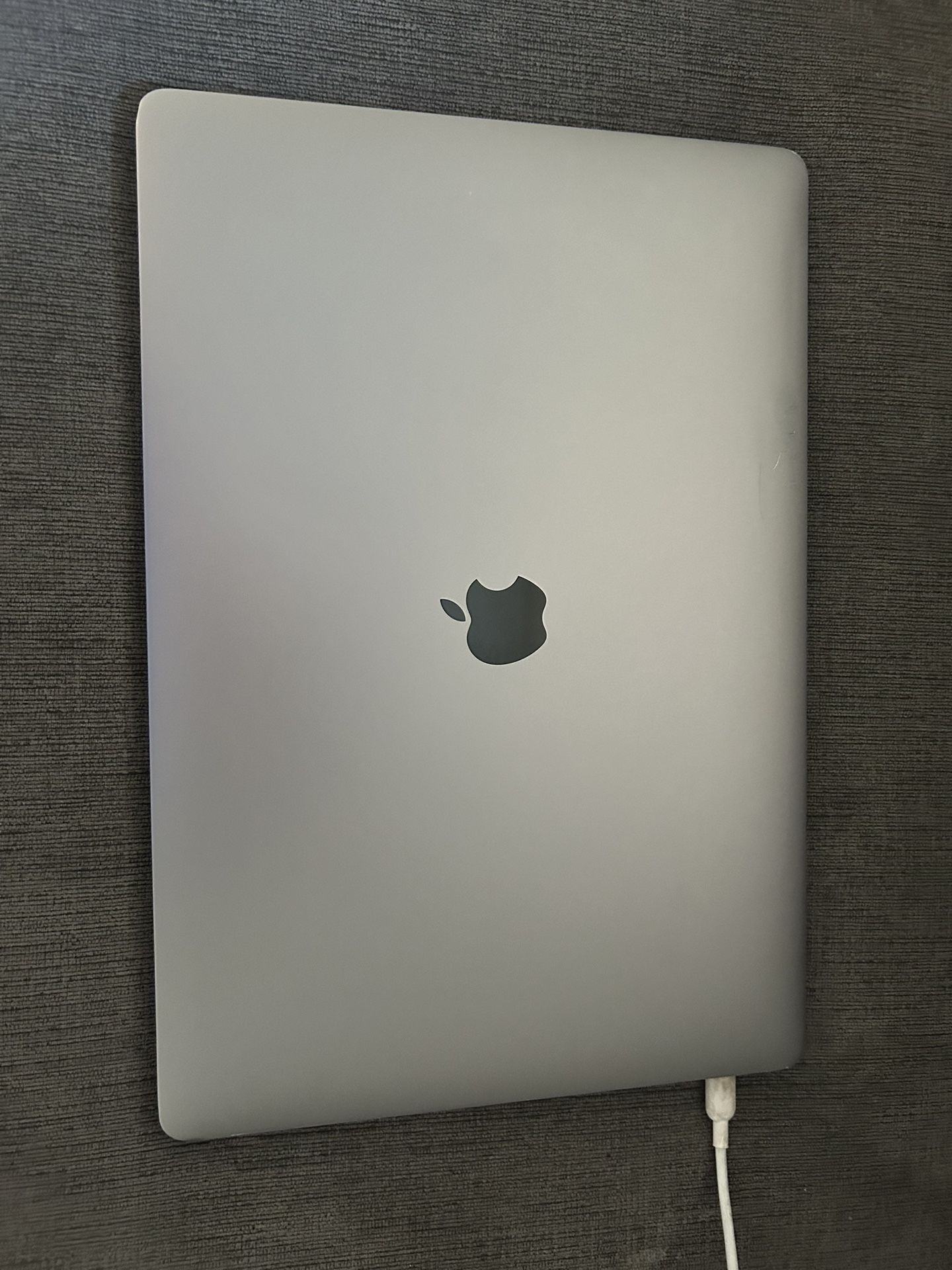 💻 MacBook Pro (15-inch, 2018) – 32GB RAM / 1TB SSD / Intel Core i7