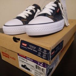 Girls Levi's Stan G Shoes Size 12