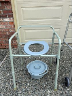 Portable toilet