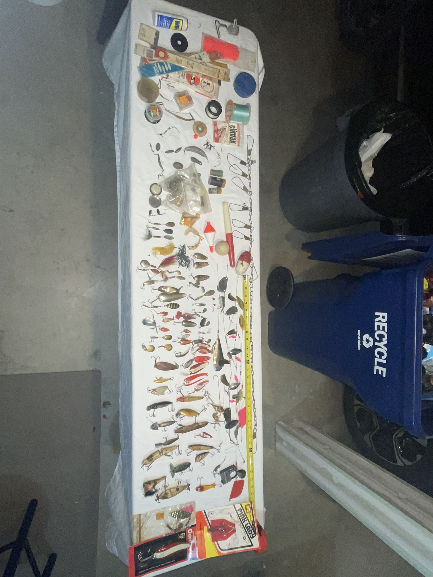 Fishing Gear Includes 40+ Lures