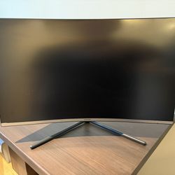 Samsung Desk Monitor 32” Curved