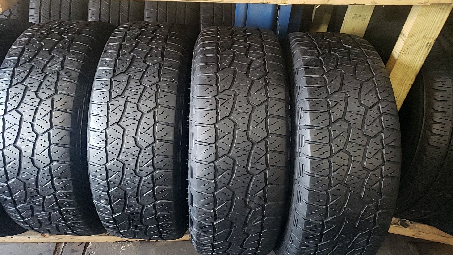 Four matching Hankook tires for sale 275/55/20