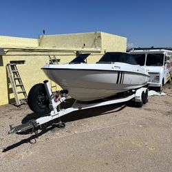 2006 Bayliner 225 Bowrider Boat w/ Trailer