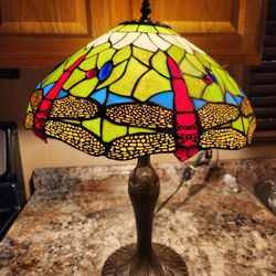 STAINED GLASS DRAGONFLY LAMP