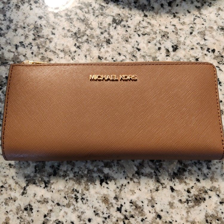 Michael Kors Wristlet