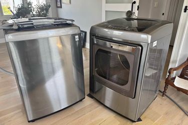 LG Washer and Dryer Set