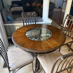 Breakfast Table with 4 leather chairs