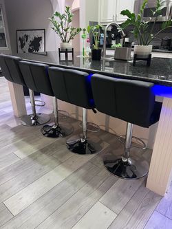Set of 5 Black Tommy Hilfiger Bar Stools