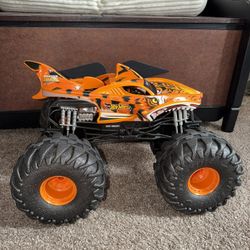 Hot Wheels Monster Trucks Tiger Shark RC Remote Controlled Used Pre Owned Works.