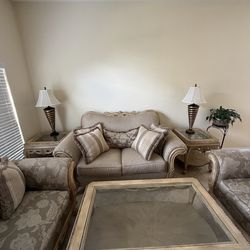 Living Room Set – Must See!