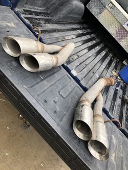 Quad exhaust for sports car