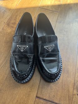 Black loafers - women’s sz 8