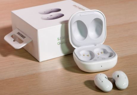 🎶 Galaxy Buds Live – Music That Moves You