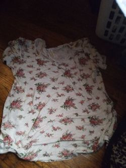 Womens 1xl floral top very cute