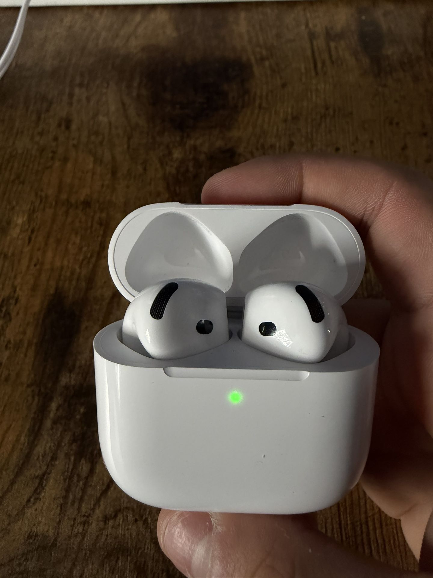 Airpod 4 Active Noise Cancellation