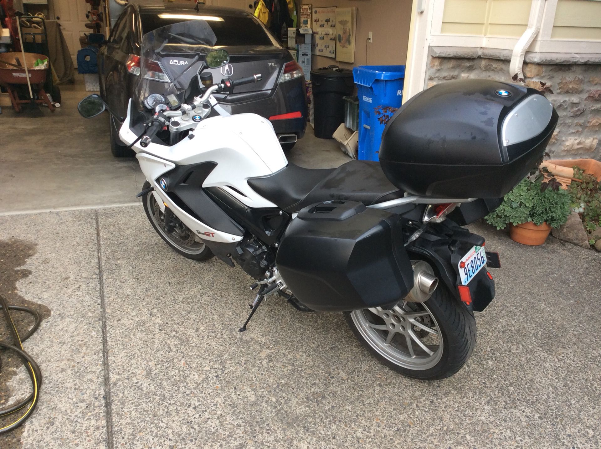 BMW motorcycle gt800 2014. Excellent condition