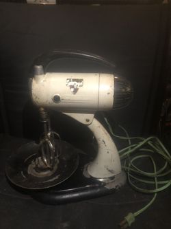 Vintage Sunbeam Mixmaster Stand Mixer Model 5B