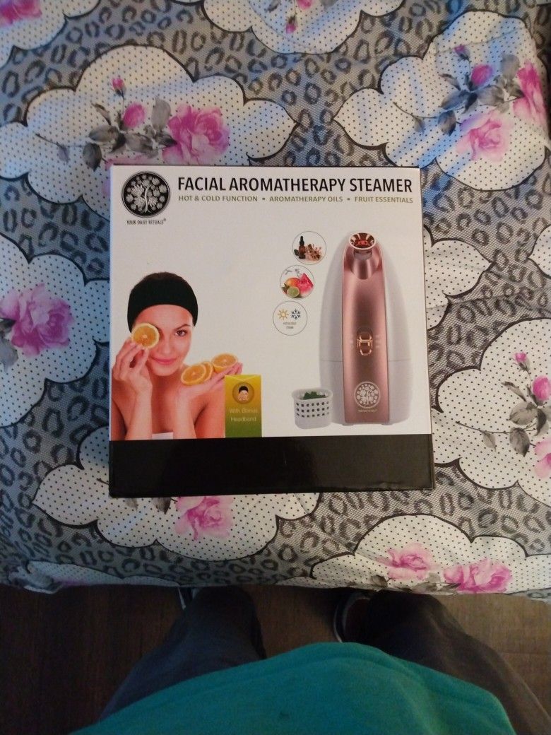 MOVING MUST SELL! Facial Aromatherapy Steamer