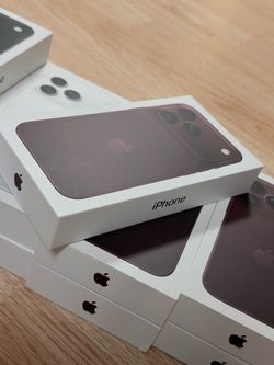 Apple iPhone in 18 Pro MAX - BRAND NEW SEALED FACTORY UNLOCKED
