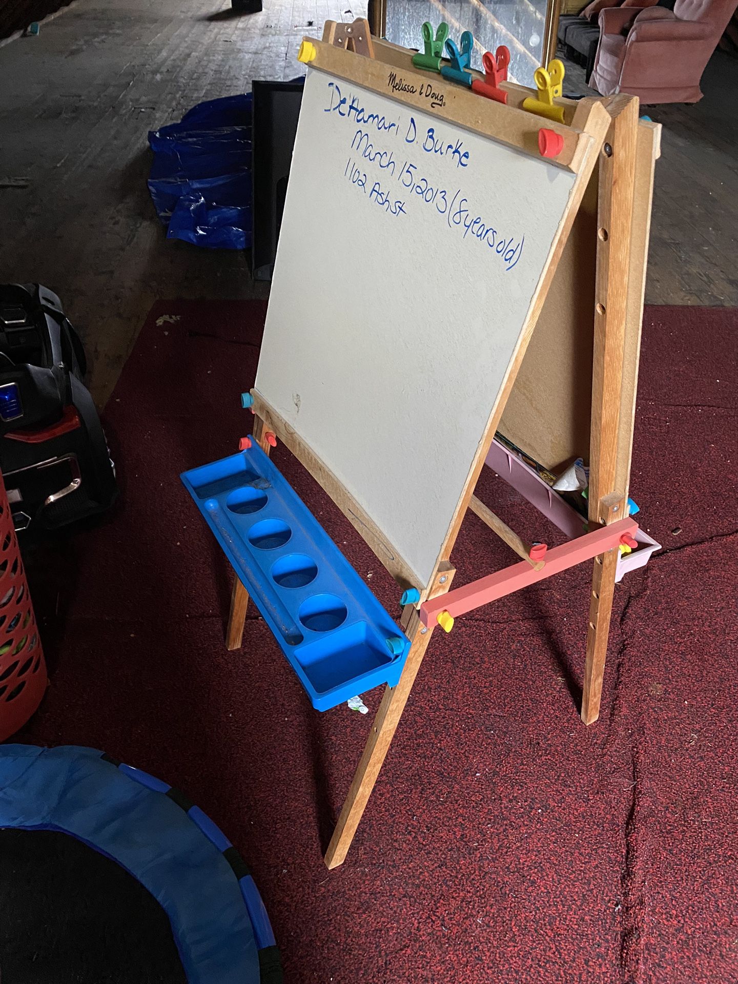 Easel