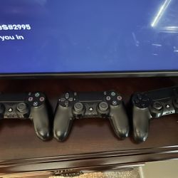 3 PS4 Controllers