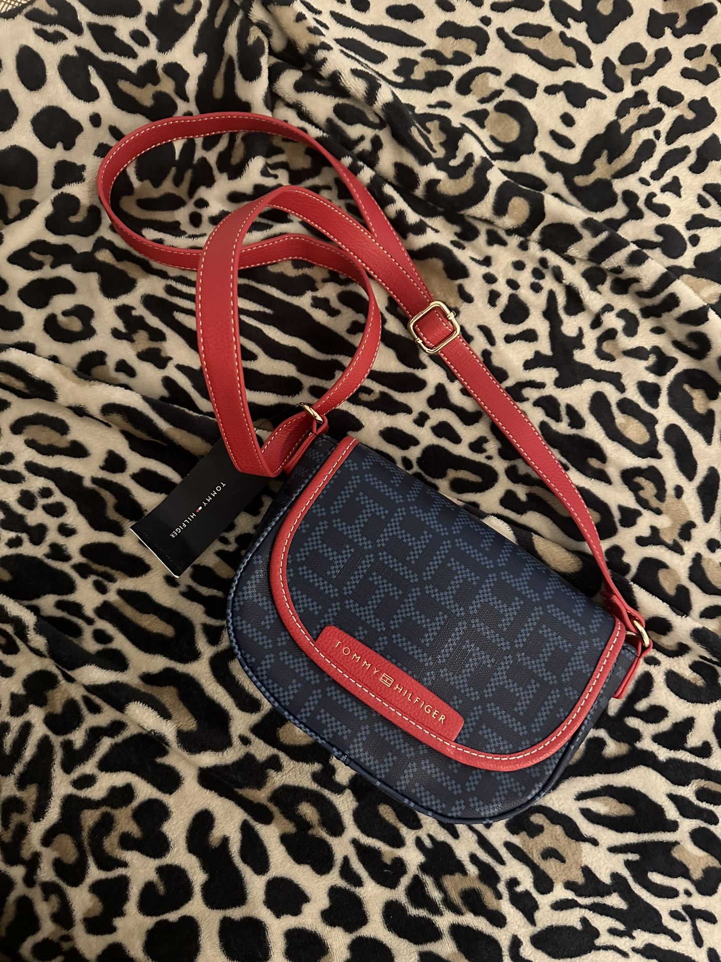 Tommy Hilfiger Crossbody Bag