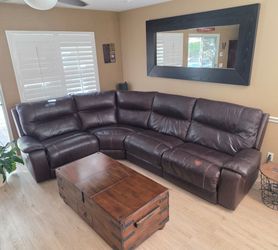 Jerome's Furniture Leather Sectional Counch / Sofa
