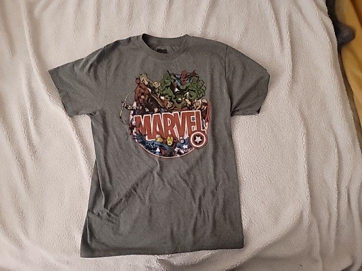 Silver Age of Comics Themed Marvel Disney Tee Shirt Top Size Medium