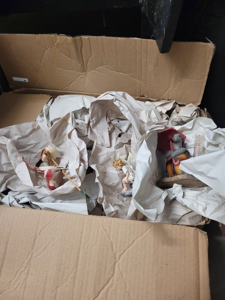 Box Of 30+ Knick-knacks