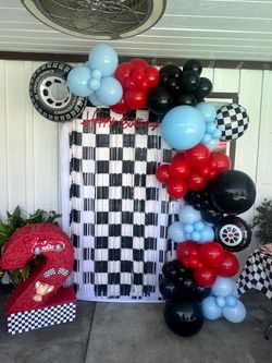 Balloon garland