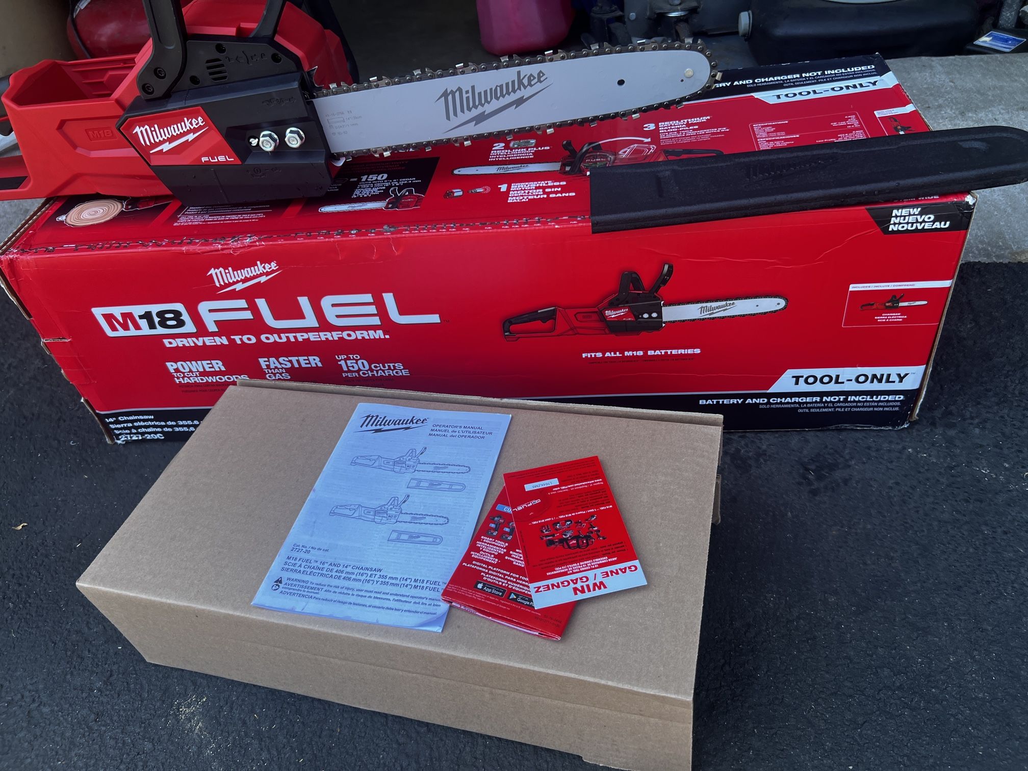 MILWAUKEE CHAINSAW M18 FUEL 14 in. 18V Lithium-Ion Brushless Battery Chainsaw (Tool-Only)