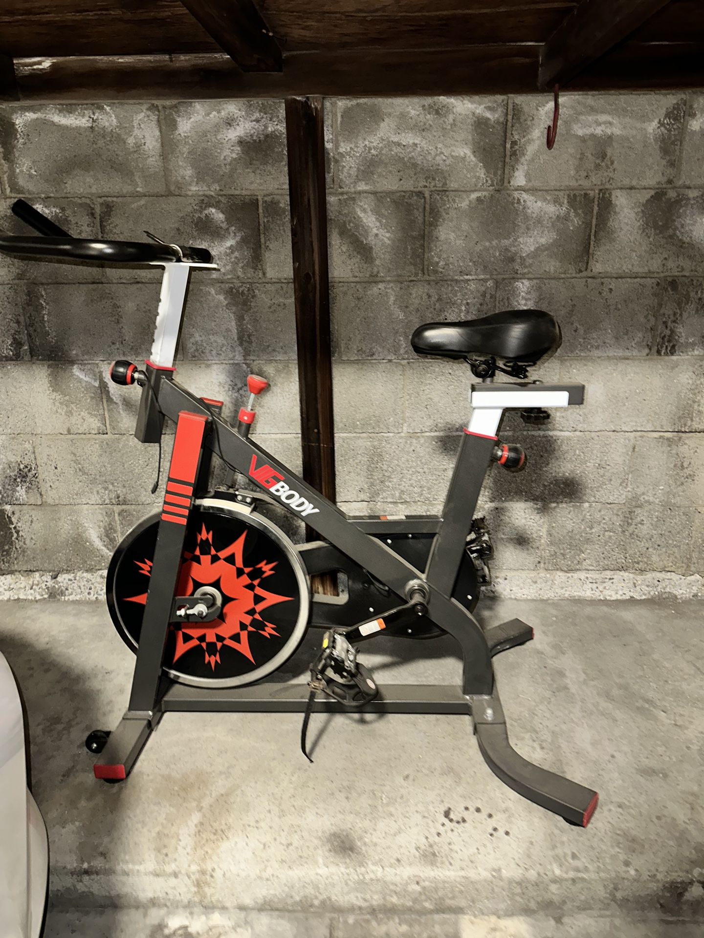 VIGBODY Exercise Bike Indoor Cycling Bicycle Stationary