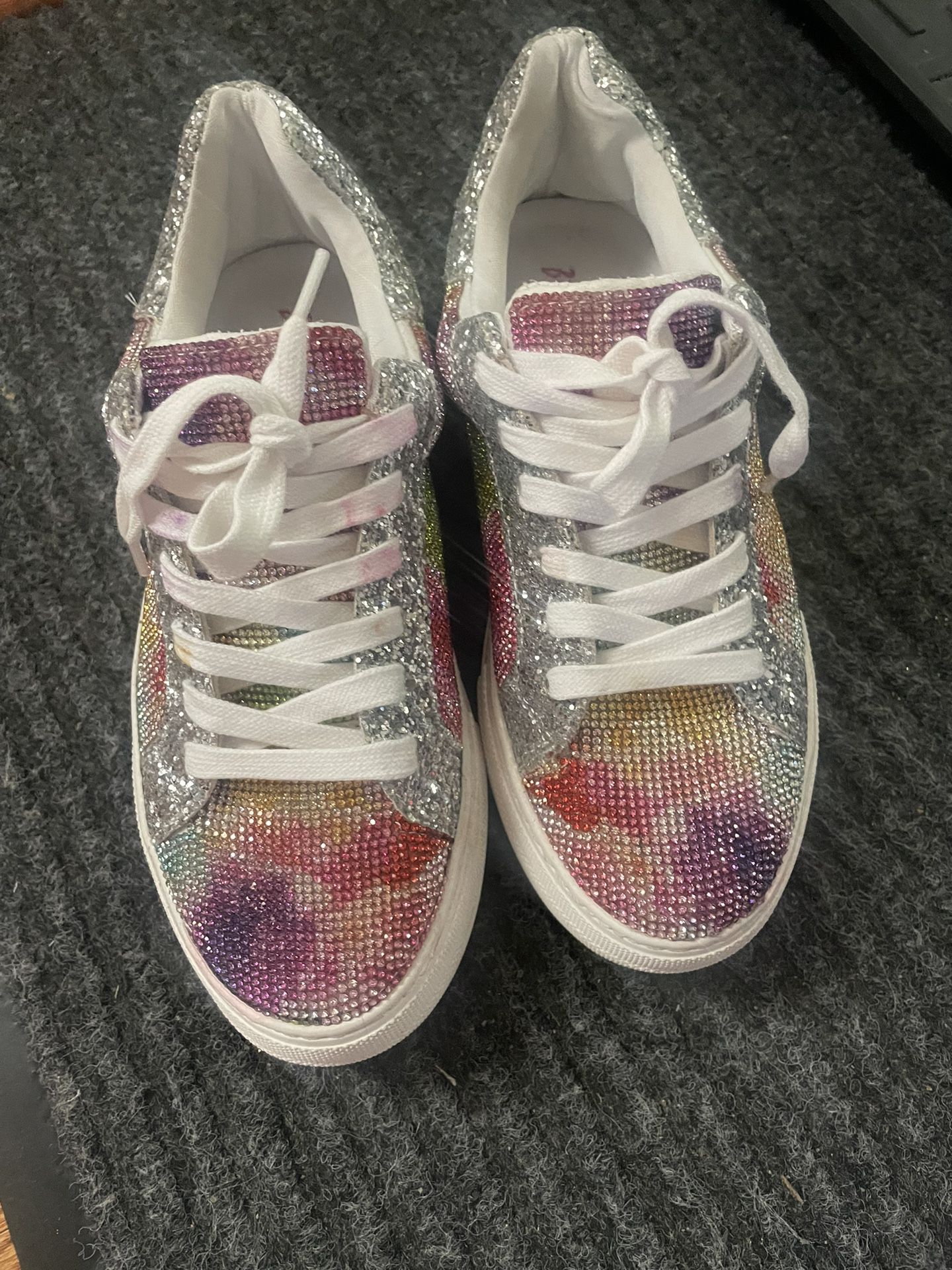 Betsey Johnson sparkly colorful fashion sneaker size 6