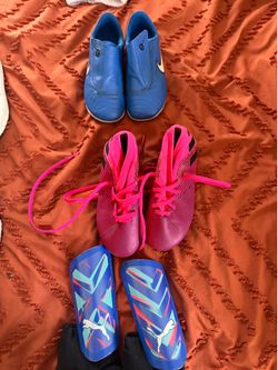 Soccer shoes Adidas Nike