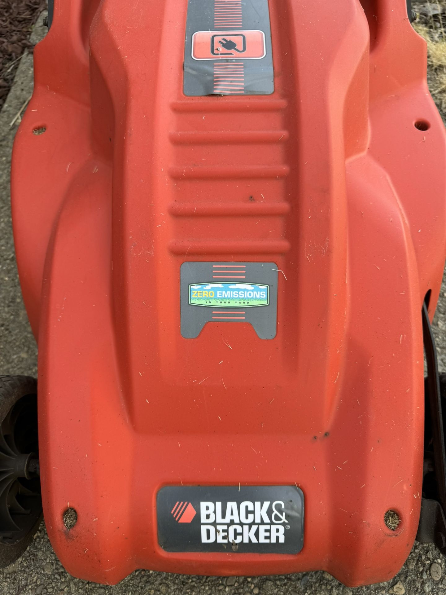 Electric Lawn Movers From Black & Decker