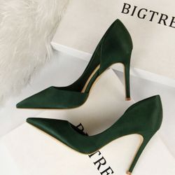 Elegant Green Pointy Heels