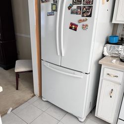 Refrigerator With Freezer On Bottom 