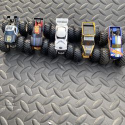 Monster trucks Set Toy