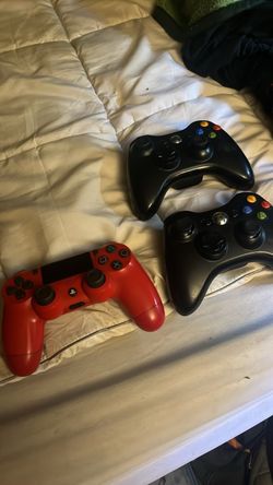 PS4 and Xbox 360 Controllers Bundle