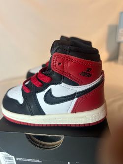 1 Retro High OG Negro Toe Reimagined (TD) para niños