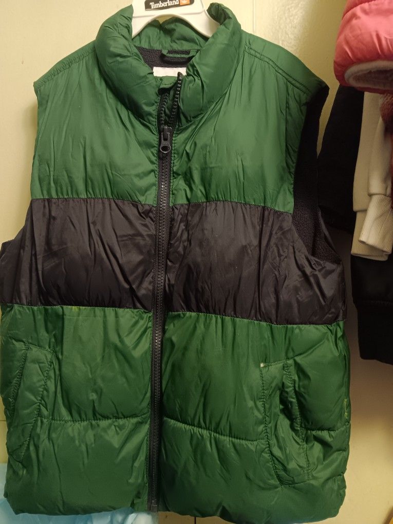 !! Kids Sleeveless Puffer Vest  Size 8
