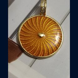 Pandora Golden Pendant Charm