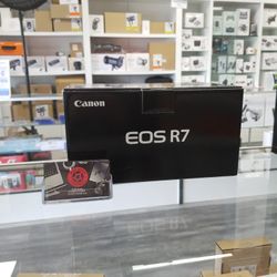 Canon EOS R7 Body Only 