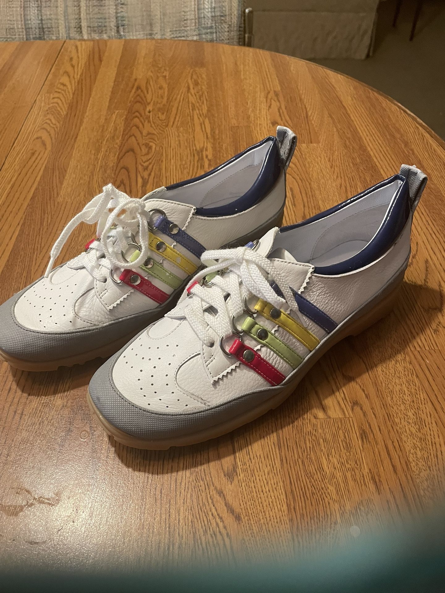 Womans Golf Shoes- Size 5 1/2