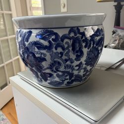 Chinese Porcelain Antique Vase