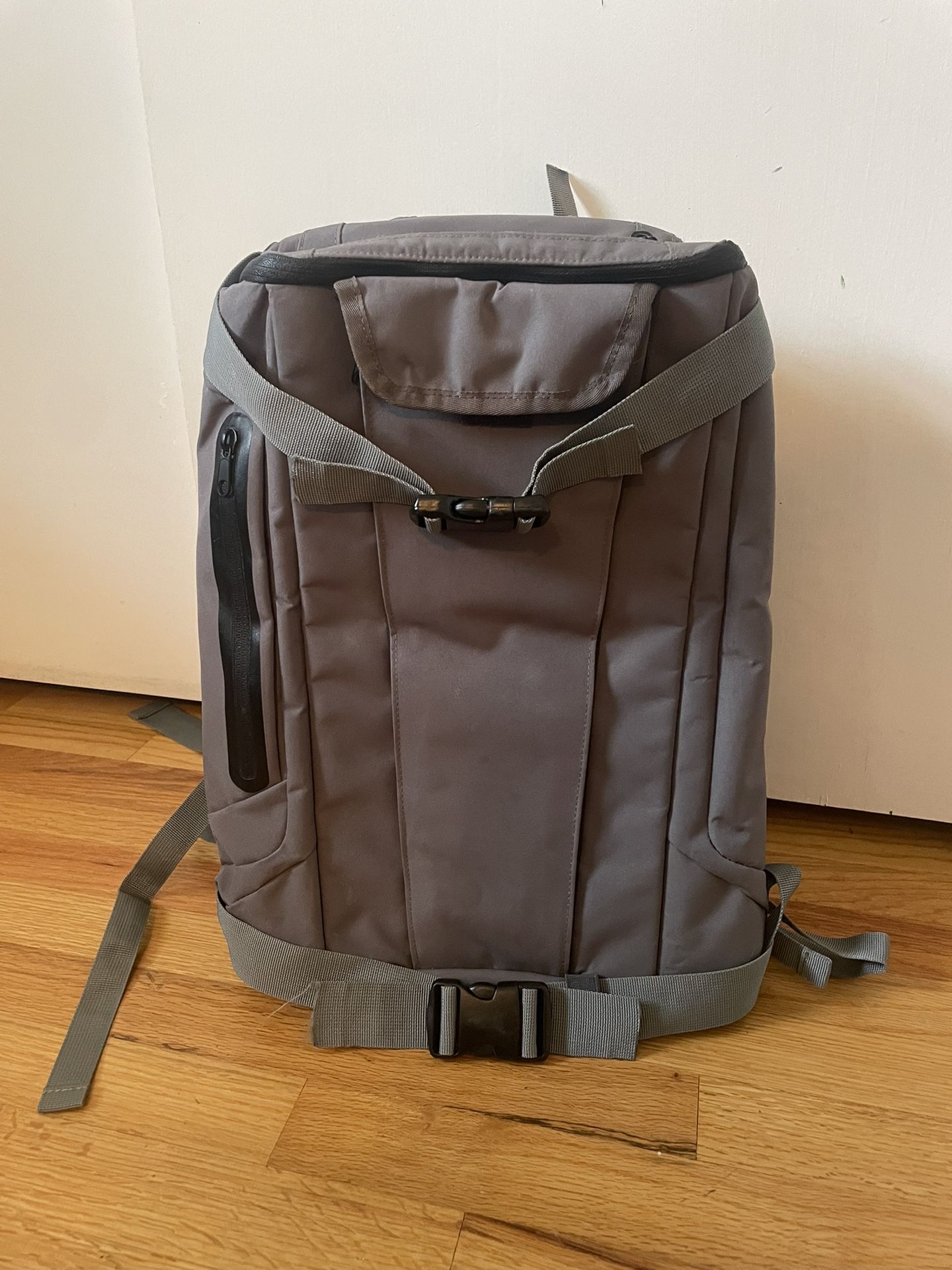 Burton Snowboard Climbing Hiking Backpack Gear Bag Snow Waterproof - Gray