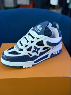LV SKATE TRAINER SIZE 8
