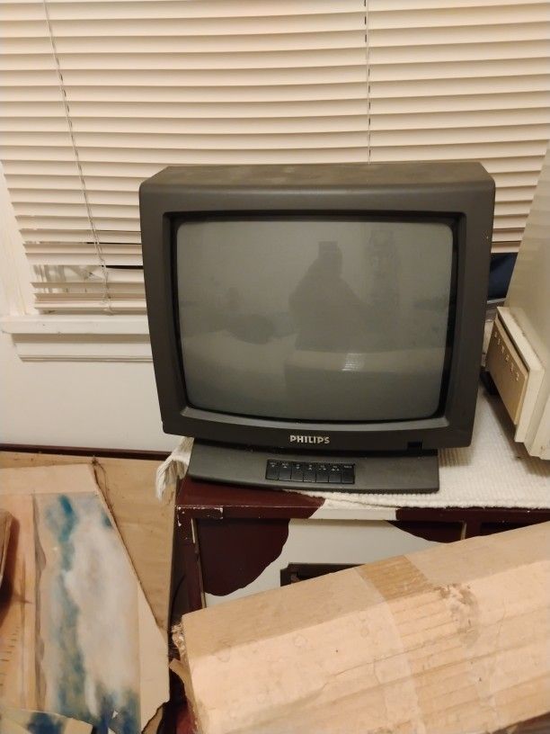 Classic TV Philips Collinsville Remote But No Batteries