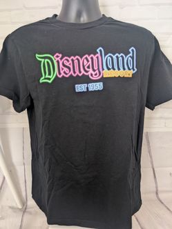 Disney- Disneyland t-shirt gender neutral size L