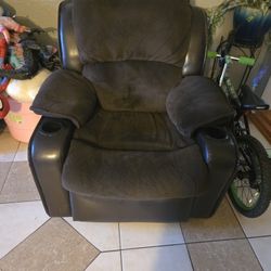Brown Recliner Great Condition 